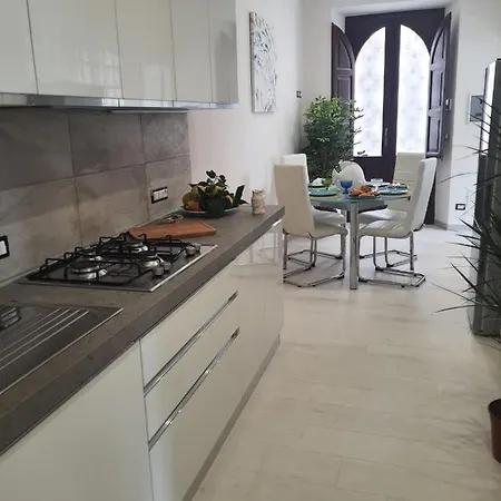 Via Lombardo Giardini-Naxos