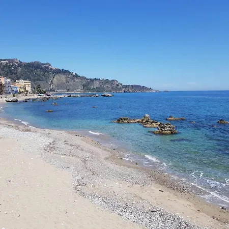 Dom wakacyjny Via Lombardo Giardini-Naxos
