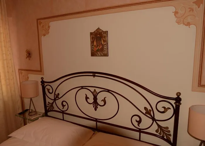 Semesterbostad Via Lombardo *