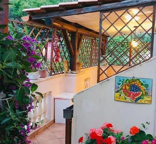 Via Lombardo Semesterbostad Giardini Naxos